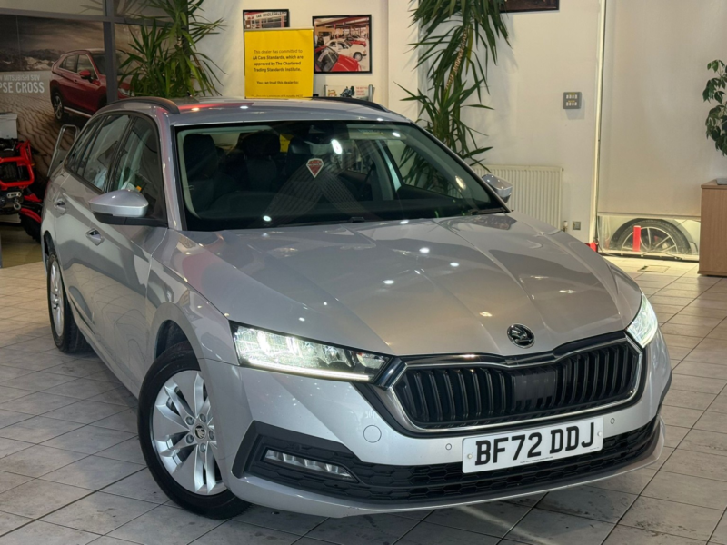 2022 Skoda Octavia 1.5 Tsi Act Se Technology in Silver — image 1