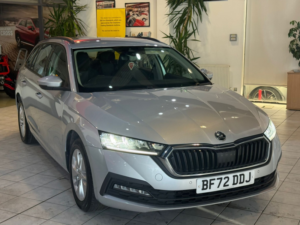 2022 Skoda Octavia 1.5 Tsi Act Se Technology in Silver — image 2