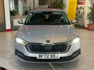 2022 Skoda Octavia 1.5 Tsi Act Se Technology in Silver — image 3
