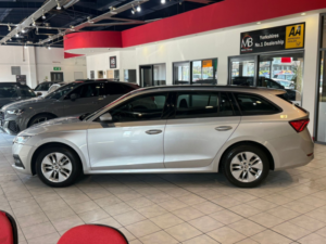 2022 Skoda Octavia 1.5 Tsi Act Se Technology in Silver — image 5