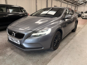2016 Volvo V40 2.0 Momentum T2 in Grey — image 2
