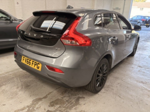 2016 Volvo V40 2.0 Momentum T2 in Grey — image 4