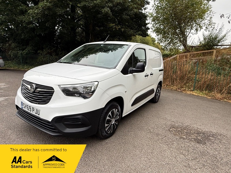 2019 Vauxhall Combo L1h1 2000 Edition S/s in White — image 1