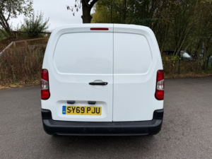 2019 Vauxhall Combo L1h1 2000 Edition S/s in White — image 5