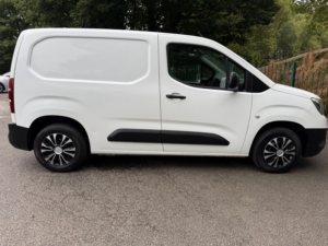 2019 Vauxhall Combo L1h1 2000 Edition S/s in White — image 6