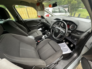 2015 Vauxhall Zafira Tourer 1.4 I Turbo Sri in Silver — image 2
