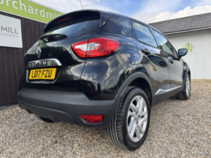 2017 Renault Captur 0.9 Dynamique Nav Tce 90 in Black — image 6