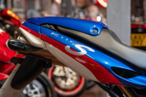 2004 BMW R 1100 *boxer Cup - Low Ownership - Panniers* in Multicolour — image 4