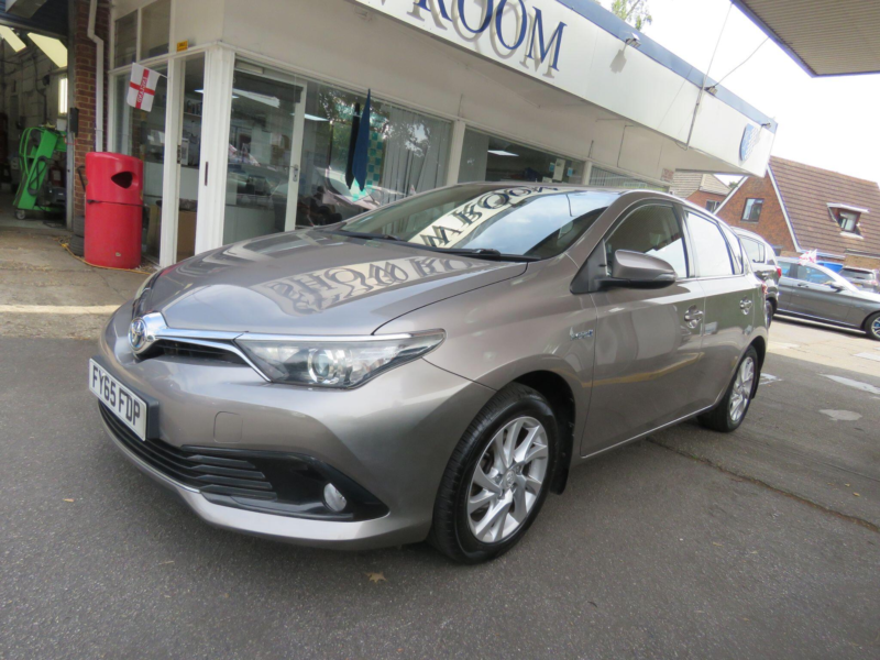 2015 Toyota Auris 1.8 Vvt-H Business Edition CVT Euro 6 (s/s) 5dr in Bronze — image 1