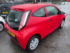 2017 Toyota Aygo 1.0 Vvt-I X Hatchback 3dr Petrol Manual Euro 5 Euro 5 (68 Ps) in Red — image 4