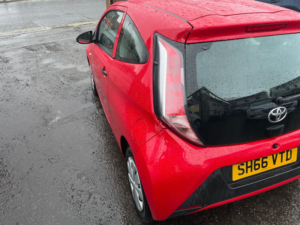 2017 Toyota Aygo 1.0 Vvt-I X Hatchback 3dr Petrol Manual Euro 5 Euro 5 (68 Ps) in Red — image 6