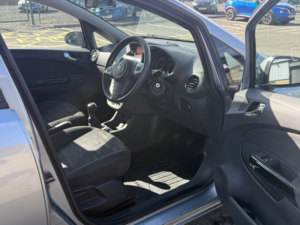 2011 Vauxhall Corsa 1.3 Cdti Ecoflex 16v Exclusiv in Silver — image 6
