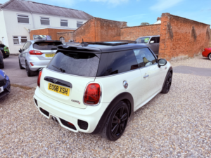 2018 MINI Hatch 2.0 3-Door Hatch Cooper S in White — image 6