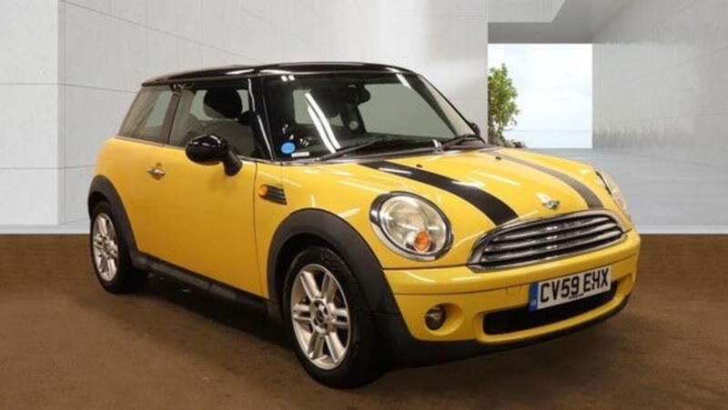 2009 MINI Hatch 1.6 Cooper Euro 4 3dr in Yellow — image 1