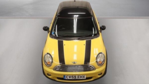 2009 MINI Hatch 1.6 Cooper Euro 4 3dr in Yellow — image 3