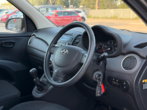 2013 Hyundai I10 1.2 Active Euro 5 5dr in Grey — image 2
