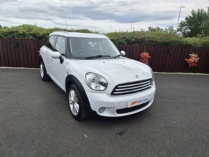 2012 MINI Countryman 1.6 Cooper D in White — image 2