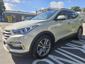 2016 Hyundai Santa Fe 2.2 Santa Fe 7-St 2.2 Prm Se Bd A/t My16 in Beige — image 4