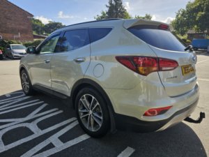 2016 Hyundai Santa Fe 2.2 Santa Fe 7-St 2.2 Prm Se Bd A/t My16 in Beige — image 5