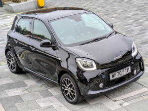 2020 Smart Forfour 17.6kwh Prime Exclusive in Black — image 2