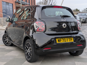2020 Smart Forfour 17.6kwh Prime Exclusive in Black — image 3