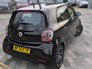 2020 Smart Forfour 17.6kwh Prime Exclusive in Black — image 4
