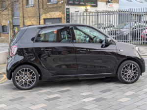 2020 Smart Forfour 17.6kwh Prime Exclusive in Black — image 5