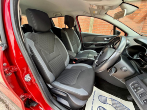 2016 Renault Clio 1.5 Dci Dynamique S Nav Euro 6 (s/s) 5dr in Red — image 3