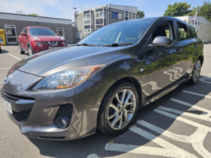 2013 Mazda Mazda3 1.6 D Venture in Grey — image 4