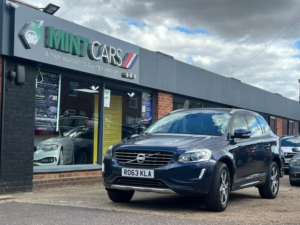 2014 Volvo Xc60 2.4 D4 Se Lux Nav in Blue — image 3
