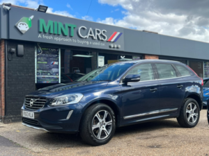 2014 Volvo Xc60 2.4 D4 Se Lux Nav in Blue — image 4
