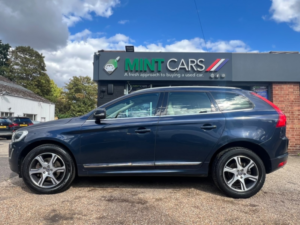 2014 Volvo Xc60 2.4 D4 Se Lux Nav in Blue — image 6