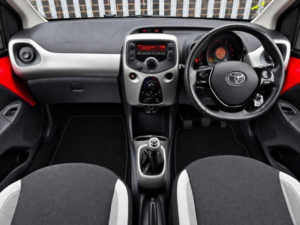 2016 Toyota Aygo 1.0 Vvt-I X-Play Euro 6 5dr in Red — image 3