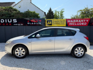2011 Vauxhall Astra 1.6 16v Exclusiv Auto Euro 5 5dr in Silver — image 6
