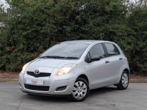 2009 Toyota Yaris 1.0 Vvt-I Very Low Mileage Only 11,000 Miles in Silver — image 3