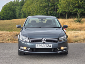 2013 Volkswagen Passat 2.0 Tdi Bluemotion Tech Highline Saloon 4dr Diesel Manual Euro 5 (s/s) (140 Ps) in Grey — image 2