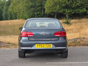 2013 Volkswagen Passat 2.0 Tdi Bluemotion Tech Highline Saloon 4dr Diesel Manual Euro 5 (s/s) (140 Ps) in Grey — image 6