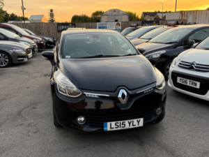 2015 Renault Clio 0.9 Tce Dynamique Medianav Euro 5 (s/s) 5dr in Black — image 3