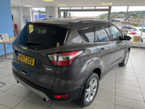 2017 Ford Kuga 1.5 T Ecoboost Titanium in Grey — image 3