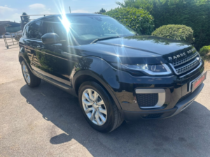 2017 Land Rover Range Rover Evoque 2.0 Td4 Se in Black — image 4