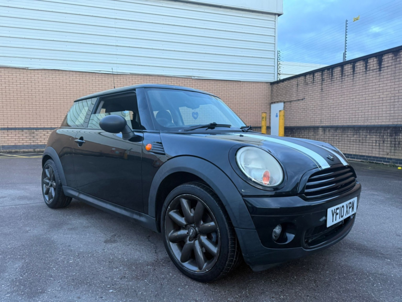 2010 MINI Hatch 1.6 First Hatch in Black — image 1