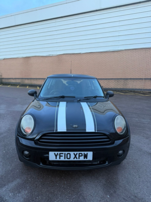 2010 MINI Hatch 1.6 First Hatch in Black — image 2