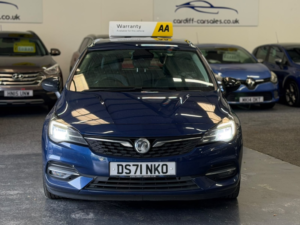 2022 Vauxhall Astra 1.5 Turbo D Sri Nav in Blue — image 3