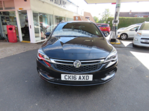 2016 Vauxhall Astra 1.6 Cdti Blueinjection Sri Sports Tourer Euro 6 (s/s) 5dr in Black — image 2