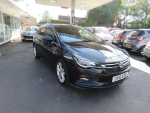 2016 Vauxhall Astra 1.6 Cdti Blueinjection Sri Sports Tourer Euro 6 (s/s) 5dr in Black — image 3