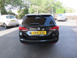2016 Vauxhall Astra 1.6 Cdti Blueinjection Sri Sports Tourer Euro 6 (s/s) 5dr in Black — image 6