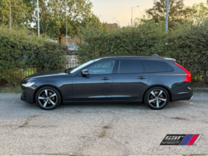 2018 Volvo V90 2.0 R-Design D4 in Grey — image 3