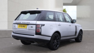 2018 Land Rover Range Rover 2.0 P400e 12.4kwh Vogue in Silver — image 4