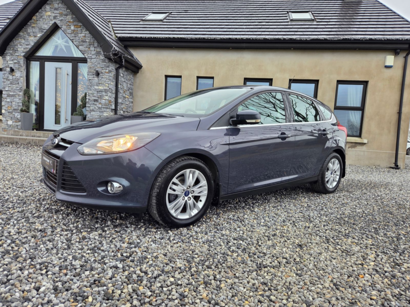 2014 Ford Focus 1.6l Titanium Navigator Tdci Hatchback 5dr Diesel Manual Euro 5 (113 Bhp) in Grey — image 1