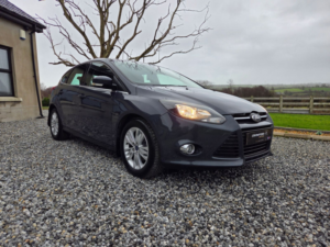 2014 Ford Focus 1.6l Titanium Navigator Tdci Hatchback 5dr Diesel Manual Euro 5 (113 Bhp) in Grey — image 4